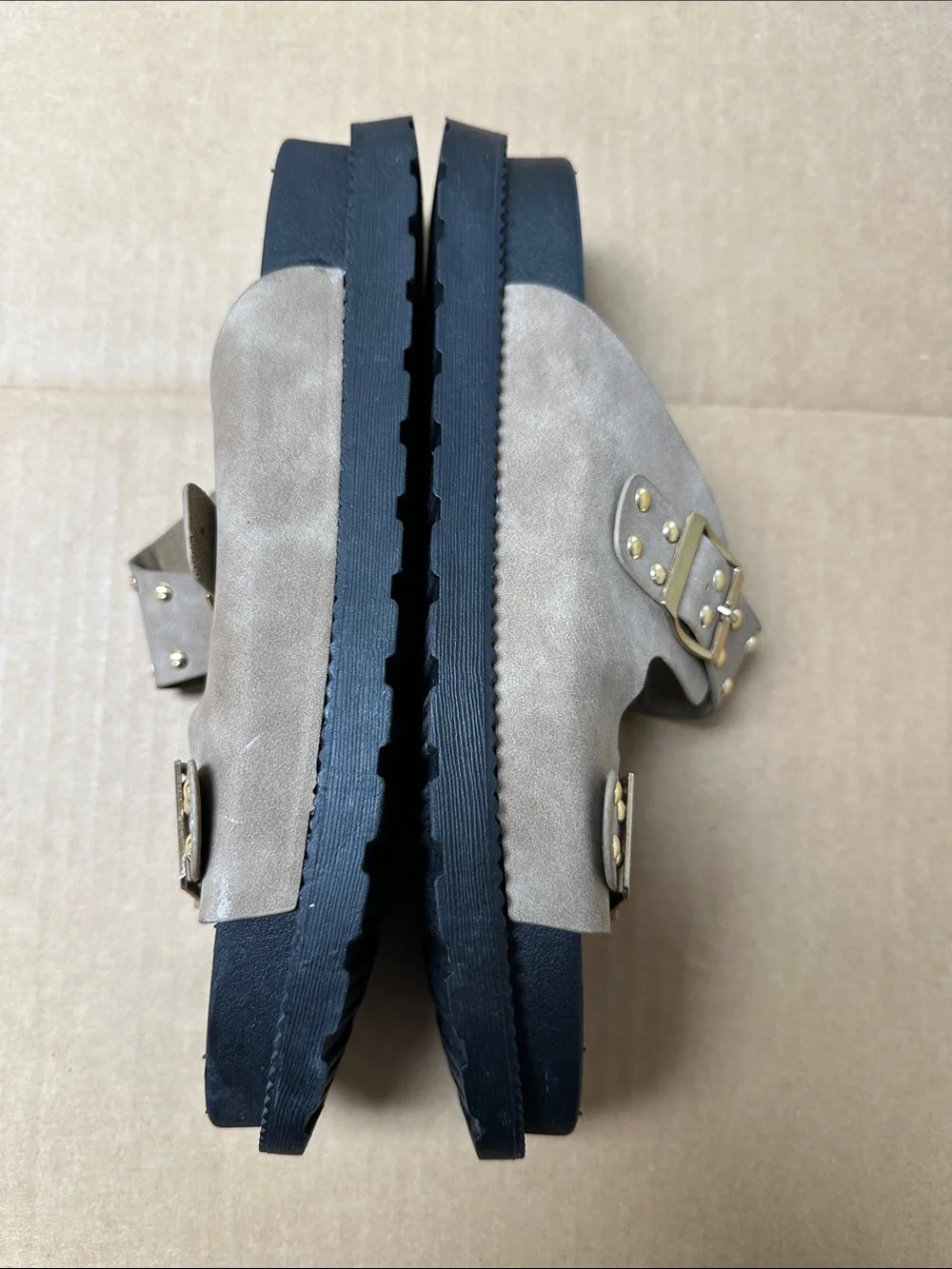 ##850, Wmn size 10, CL by Laundry Beige Double-Buckle Stud Slide Sandals